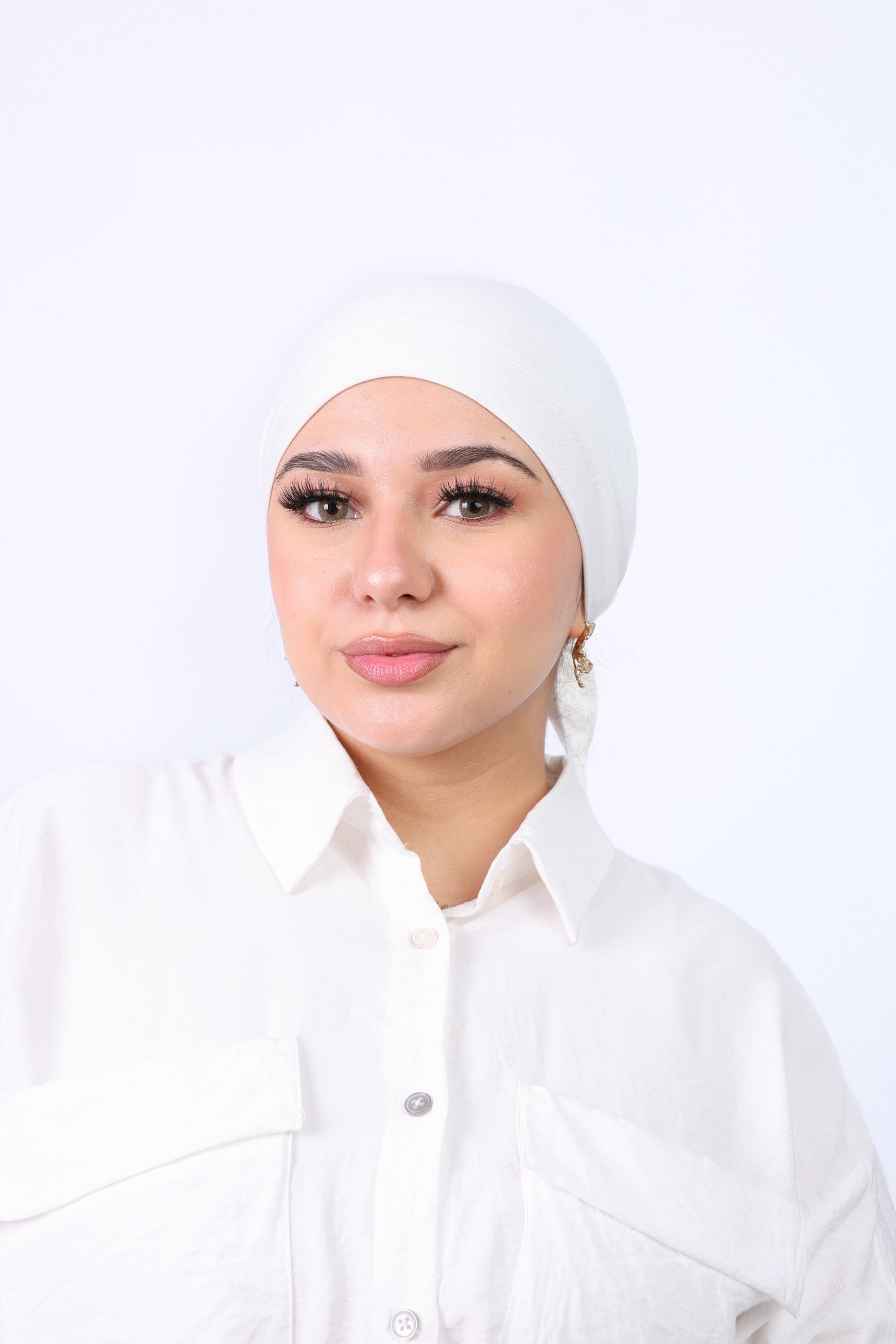 Bonnet with ribbon
